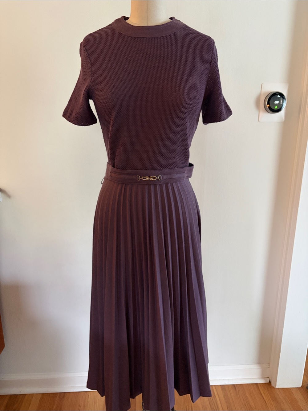 Elegant Plum Pleated Midi Skirt Set - Short Sleeve Top & Belt